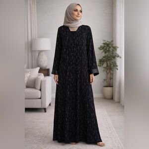 Black and white abaya